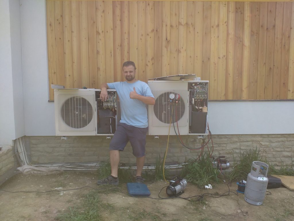 Montáž venkovních jednotek klimatizace u rodinného domu ve Zlíně